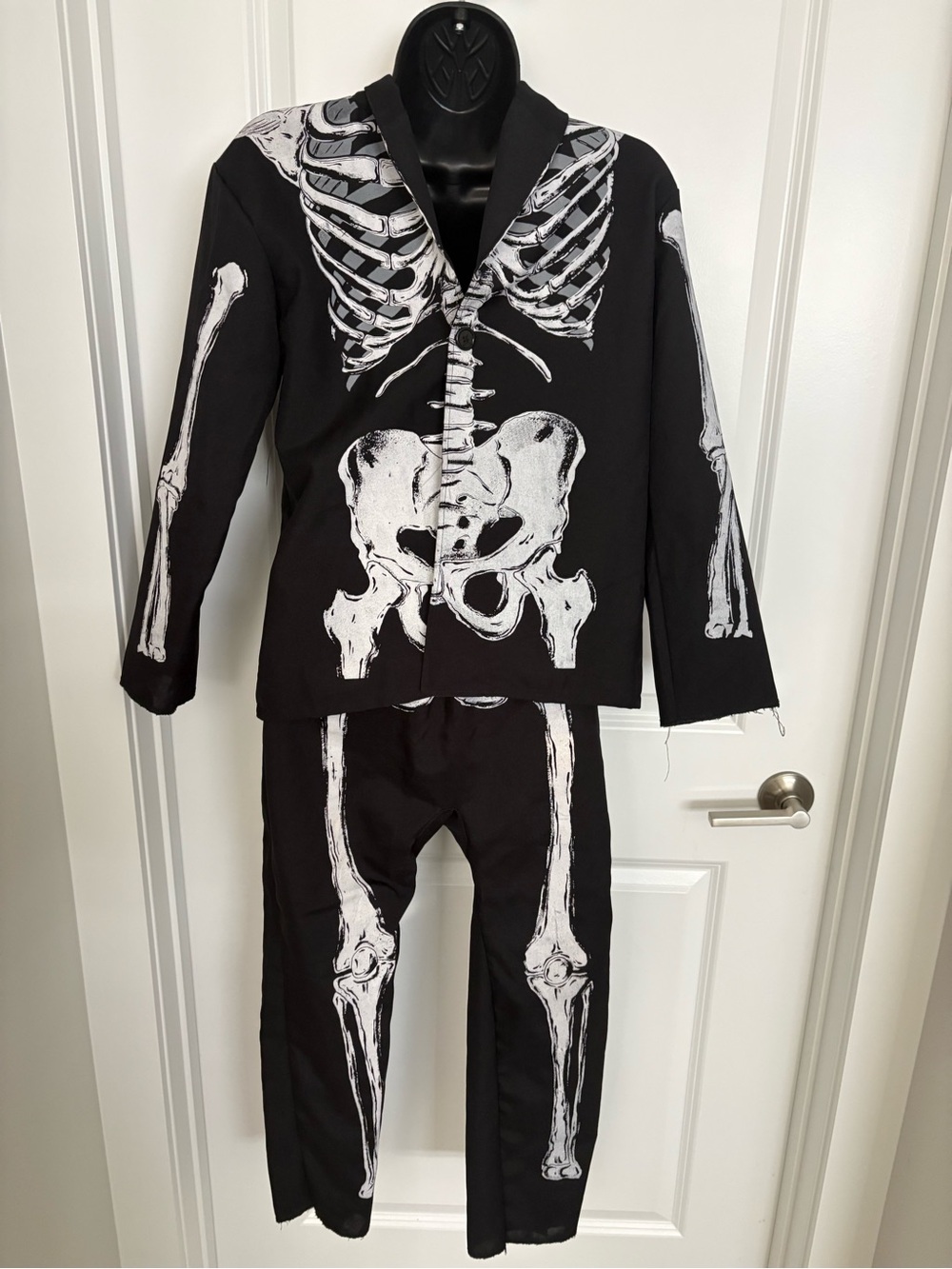 Halloween Costumes Sizes 3-12 - Picture 13 of 15